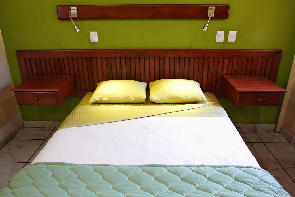 Hotel La Mar Dulce Гранада Екстериор снимка